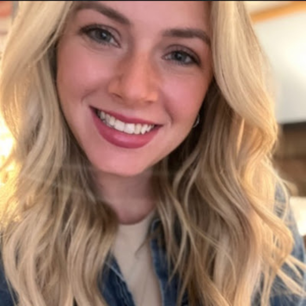 Meet your Posher, Danielle